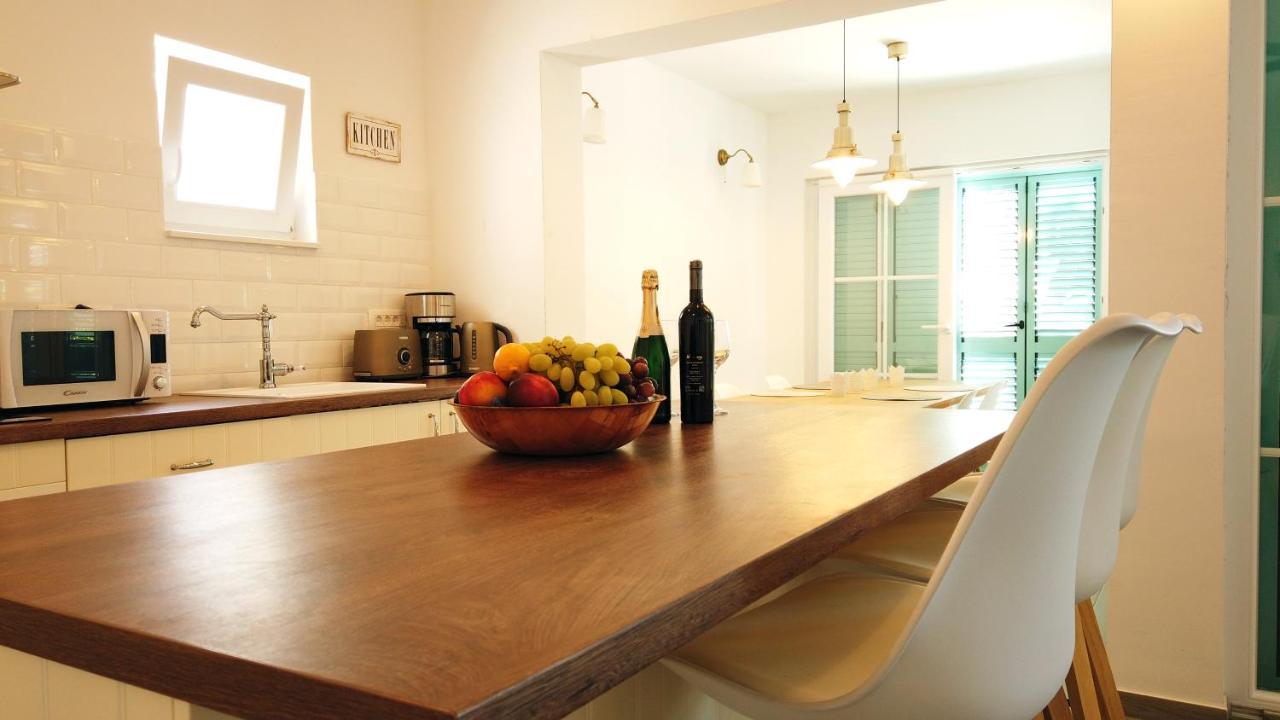 Beach House Ana Sukosan Bagian luar foto